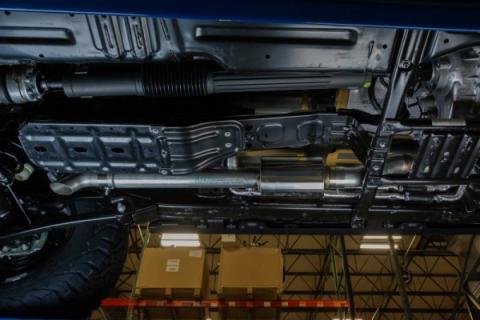 Cat Back Exhaust System 18-24 Jeep Wrangler JL 4 Door 2.0 4 Cyl Stubby Catback Single Rear Exit 2.5 Inch Intermediate and Tail Pipe Race Pro Muffler/Hardware Incl Tip Not Incl Natural Finish 409 Stainless Steel Pypes Exhaust