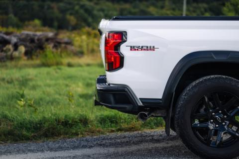 2023-Up Colorado/Canyon 2.7L Black-Coated Aluminized Steel 3 Inch Cat-Back Exhaust Single Side Exit with Tip Armor BLK MBRP