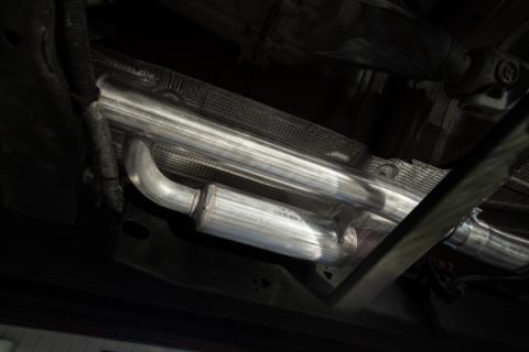 2019-2024 Silverado/Sierra 1500 2.7L Armor BLK, Aluminized Steel 3 Inch Cat-Back, 2.5 Inch Dual Split Rear Exit MBRP