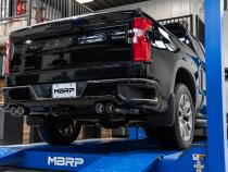3.0 inch Cat-Back 2.5 inch Dual Split Rear Quad Carbon Fiber Tips 4.0 inch OD 19-up Silverado/Sierra 1500 Dual Out MBRP